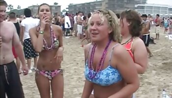 Nó tai video sex giữ ấm cho ngực của cô ấy
