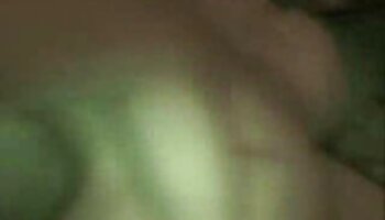 Maika chơi với hai cocks và đi hoang dã tải video sex hay
